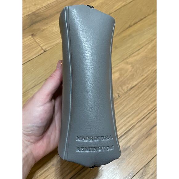 Remington Made in USA Gray Leather‎ full zipper pouch, clean - Picture 3 of 5